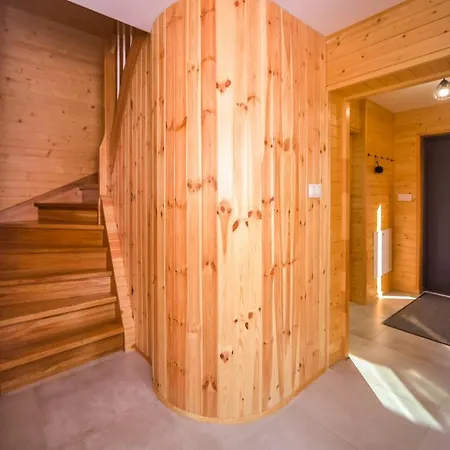 فيلة Zacisze W Ogrodku Dom Z Balia I Sauna Ogrodek