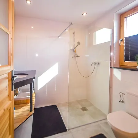 فيلة Zacisze W Ogrodku Dom Z Balia I Sauna