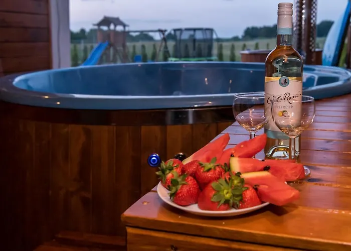 Zacisze W Ogrodku Dom Z Balia I Sauna Вилла